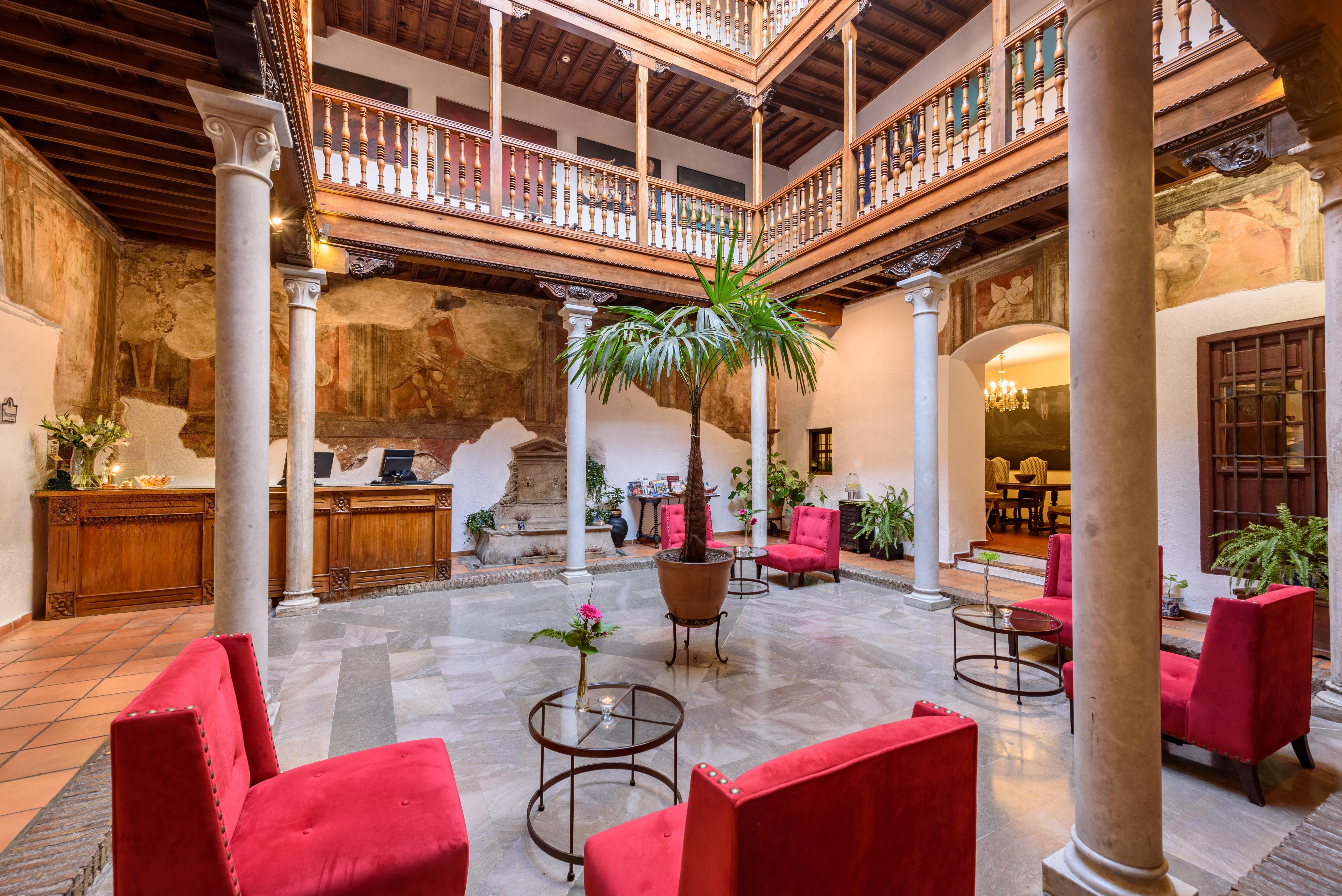 Palacio De Santa Ines